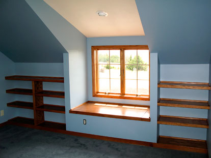 bedroom with built-ins